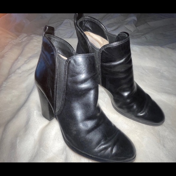 Michael Kors booties - Picture 4 of 5